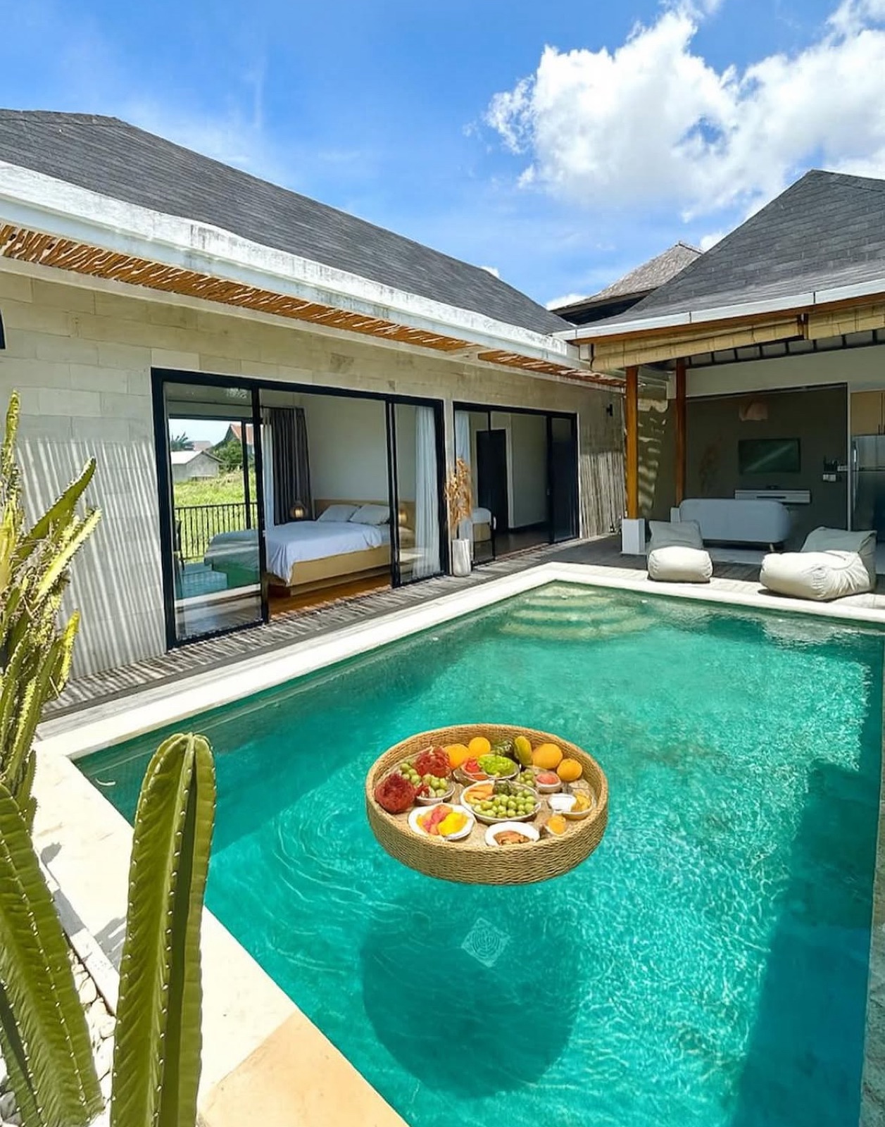 Villa avec piscine et terrasse